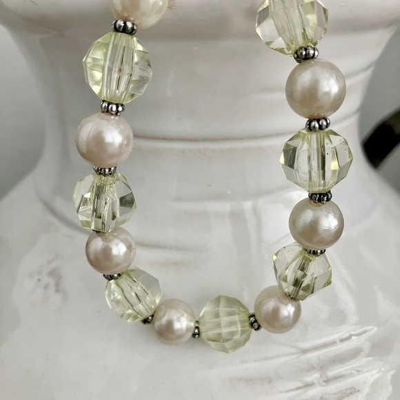 Vintage faux pearl and crystal baroque necklace with yellow satin ribbon - Picture 8 of 8